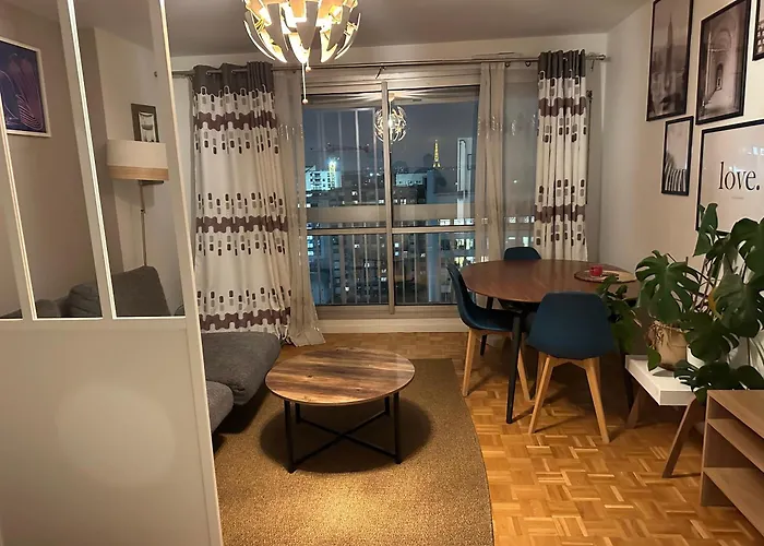 Puteaux, T2 Avec Parking Pres De Paris La Defense By Immo Kit Bnb